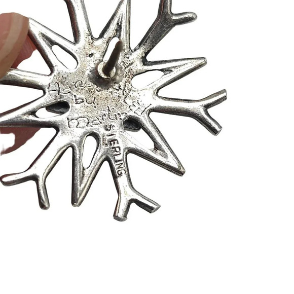 Sterling Silver Modernist Artist Signed Snowflake Lapel Pin Vintage - Picture 4 of 6